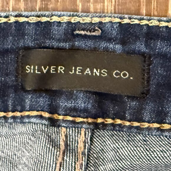 Silver Suki Skinny Slightly Distressed Jeans – Size 30x31 - Picture 13 of 14